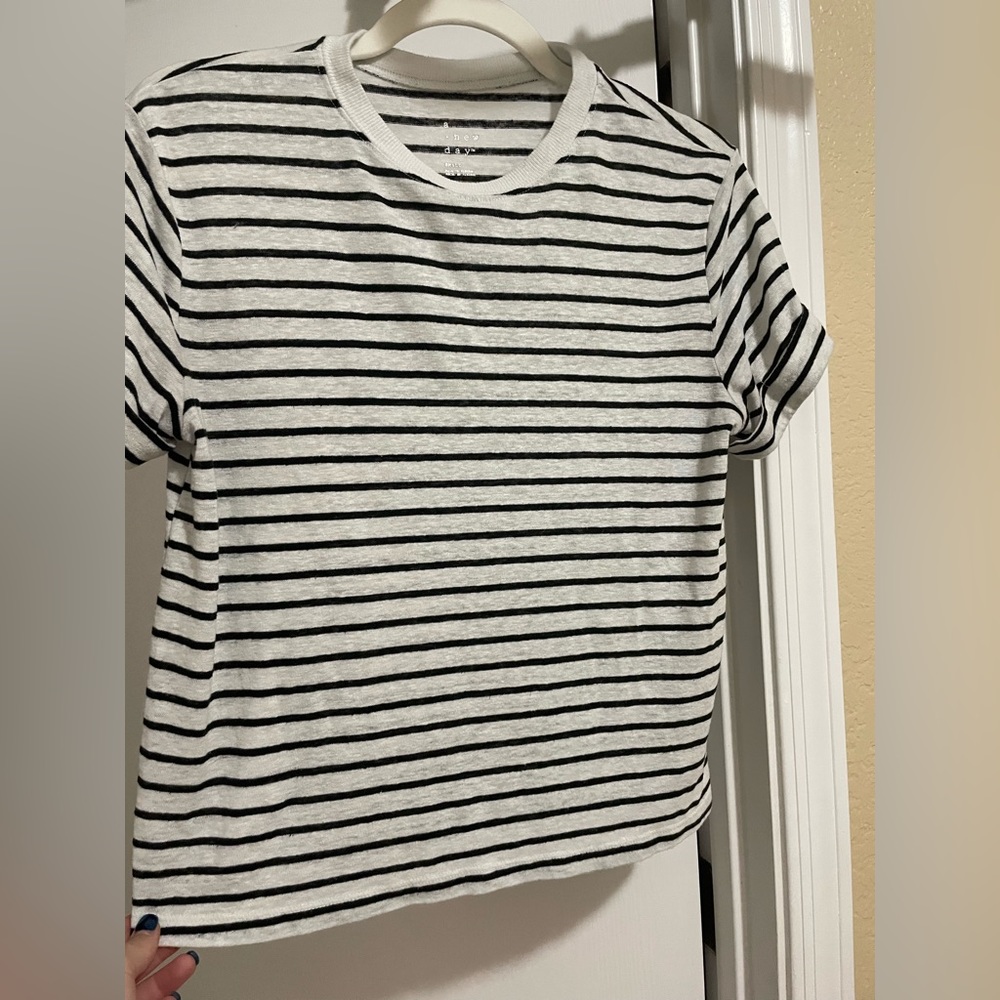 Womens striped tee